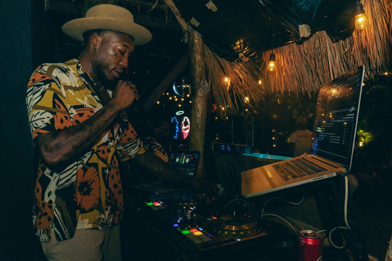 music disc jockey